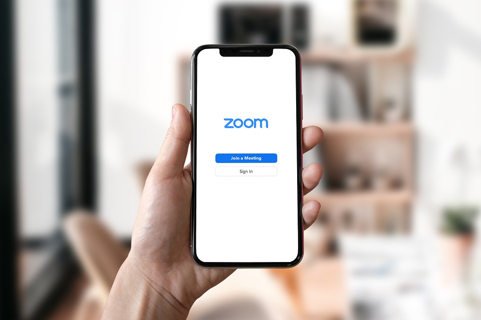 اكتشافُ ثغراتٍ في Zoom تؤثّر على العملاء وخوادم MMR