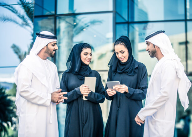 جهود المؤسسات لمجاراة تفضيلات “الجيل زد” التقنية – نموذج من دولة الإمارات